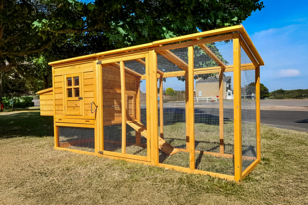 Cocoon Chicken Coop & Run - 4000WX