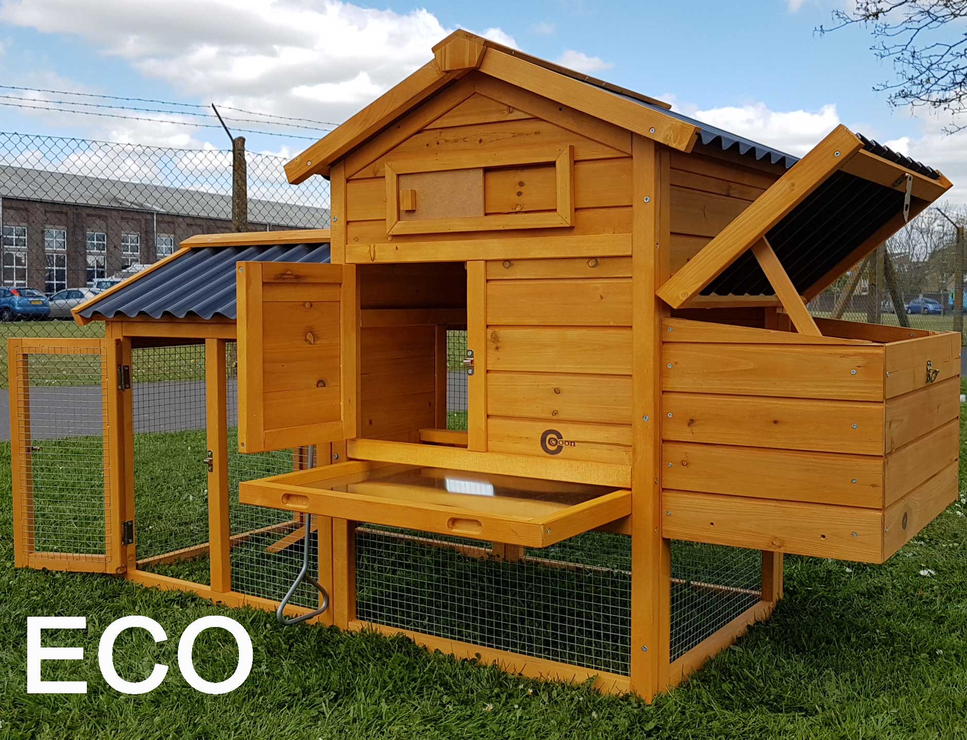 Eco Chicken Coop with hardwearing roof