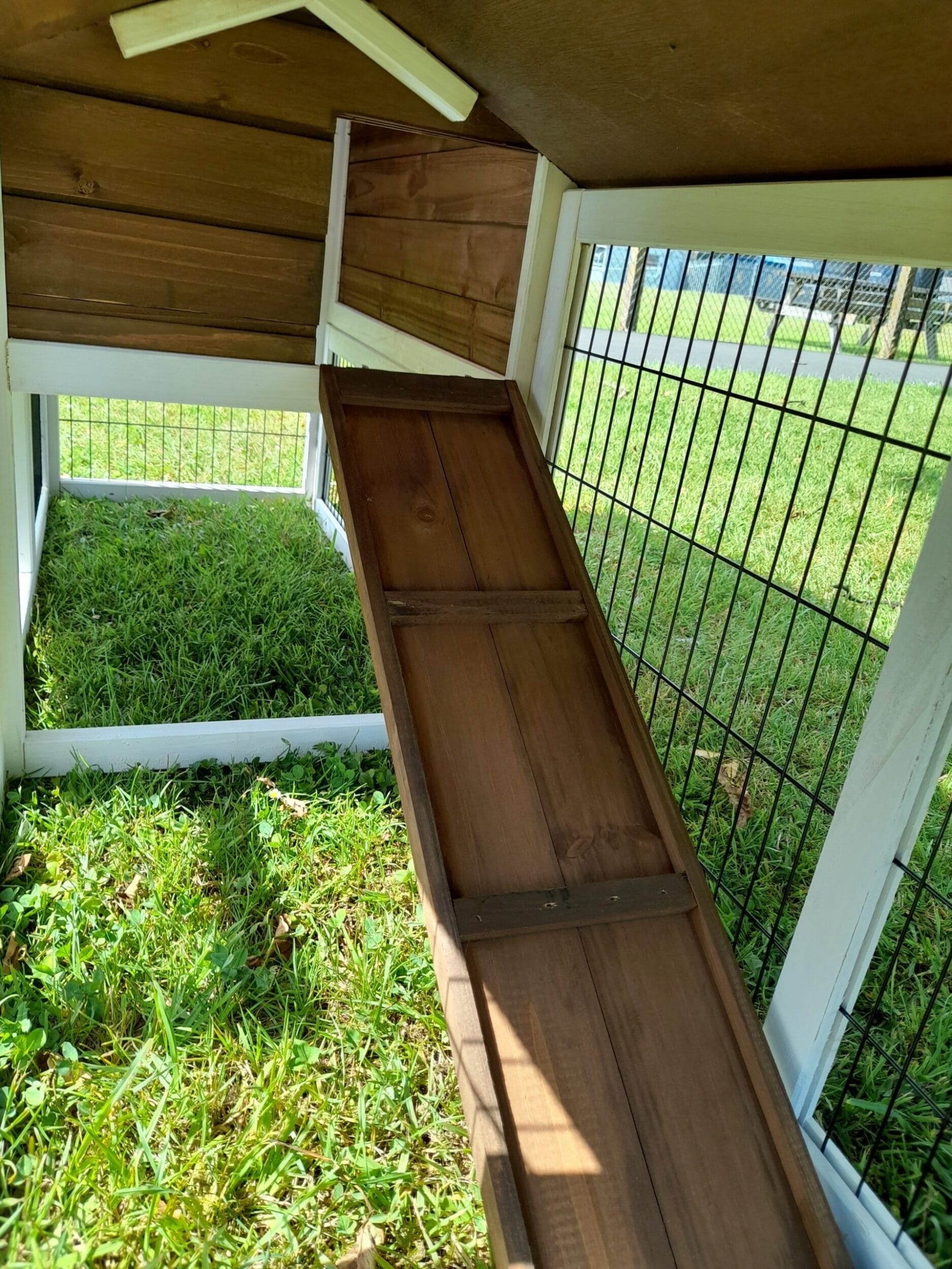 Smokey XL Rabbit Hutch Brown Cocoon